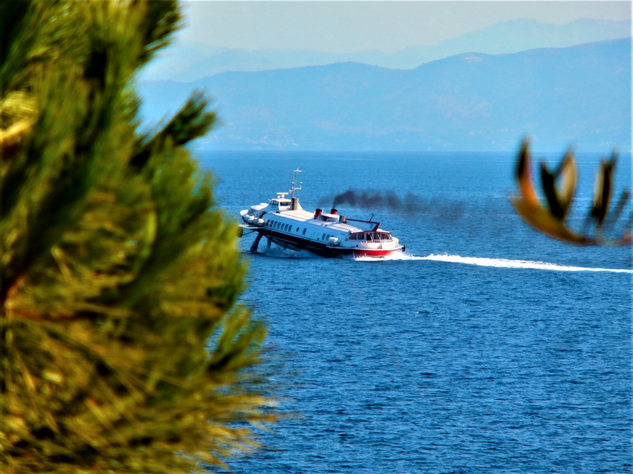 De snelste manier om tussen Corfu en Paxos te varen. (eigen foto)